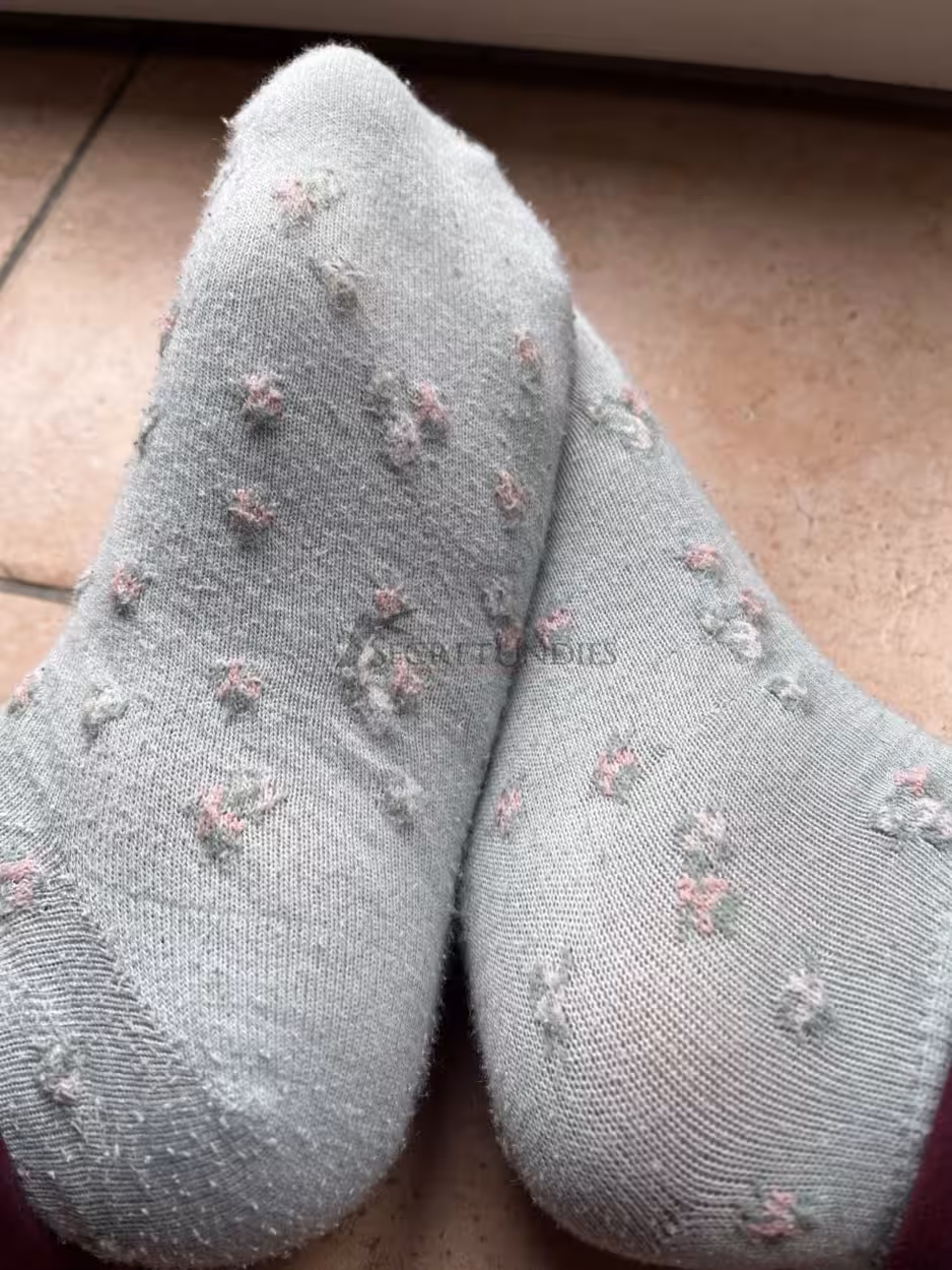Getragene Blümchen Sneaker Socken, Individuelle Tragezeit