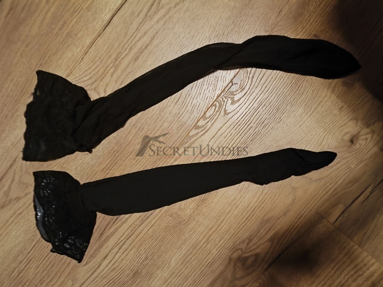 Noir Elegance Spitzen-Overknees 3 Noir Elegance Spitzen-Overknees – Bild 3