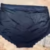Schwarzer Slip - 12 Stunden getragen