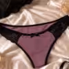„Mein verführerischer Spitzen-Slip in Mauve 🖤“