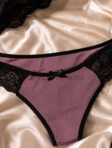 „Mein verführerischer Spitzen-Slip in Mauve 🖤“