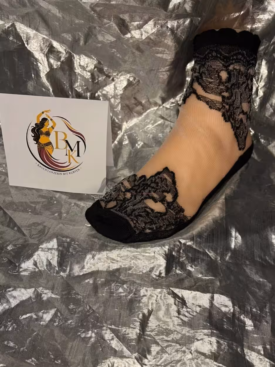Schwarze Mesh-Socken mit Spitze – elegant, zart & verführerisch