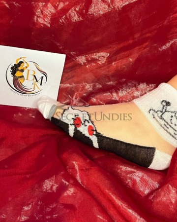 Süße Mesh-Socken mit Katzenprint – verspielt, frech & ganz nah an meinen Füßen