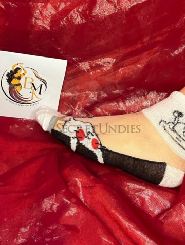 Süße Mesh-Socken mit Katzenprint – verspielt, frech & ganz nah an meinen Füßen