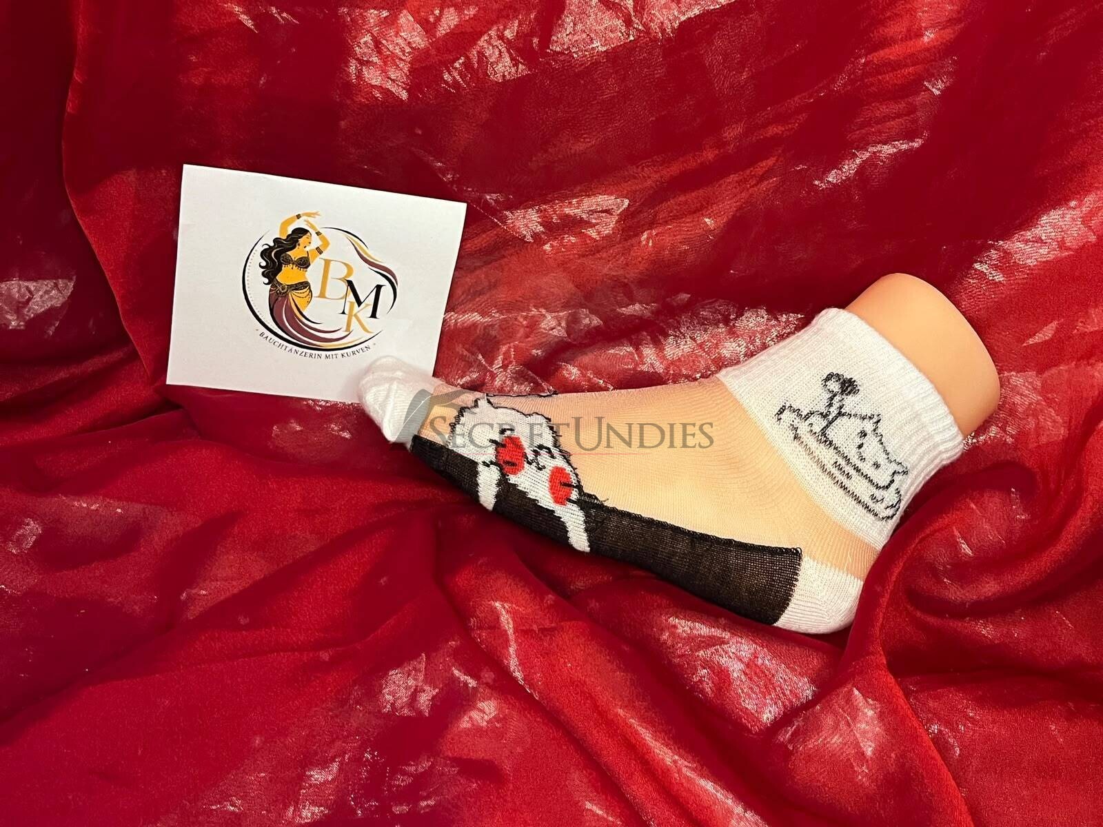 Süße Mesh-Socken mit Katzenprint – verspielt, frech & ganz nah an meinen Füßen 1 Süße Mesh-Socken mit Katzenprint – verspielt, frech & ganz nah an meinen Füßen