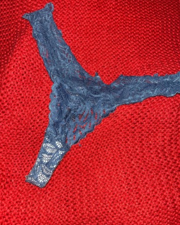 Blauer Spitzen Stringtanga