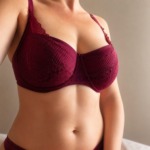 Luxuriöser Spitzen-BH in Magenta (75H)