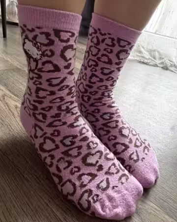 Kategorie getragene Jeans & Hosen kaufen 29 Rosa Hello Kitty Socken