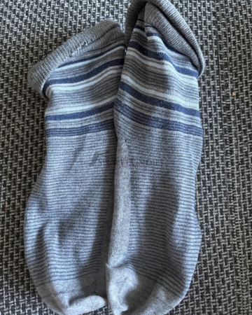 Socken, blau, grau, angenehmer Geruch, zwei Tage getragen, beim Sport getragen