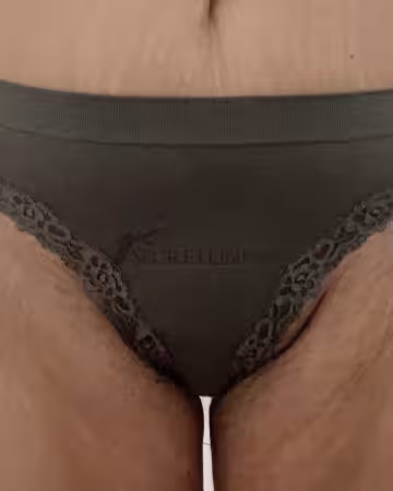 Kategorie getragene Jeans & Hosen kaufen 35 Grauer Spitzen-Slip 12 Stunden getragen 🩶
