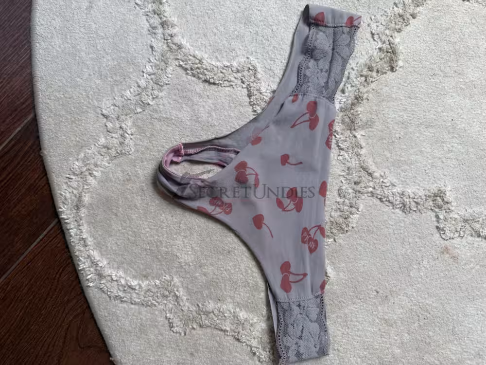 String mit spitze und kleinen Kirschen ! 12 Stunden getragen – Bild 3