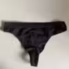 Schwarzer elastischer String Tanga