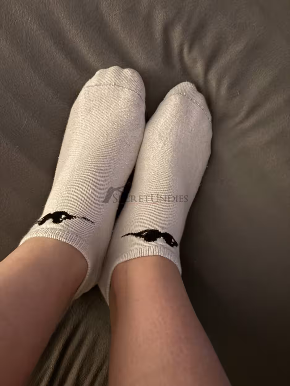 Weiße Sneakersocken 39-42, 16 Stunden getragen – Bild 2