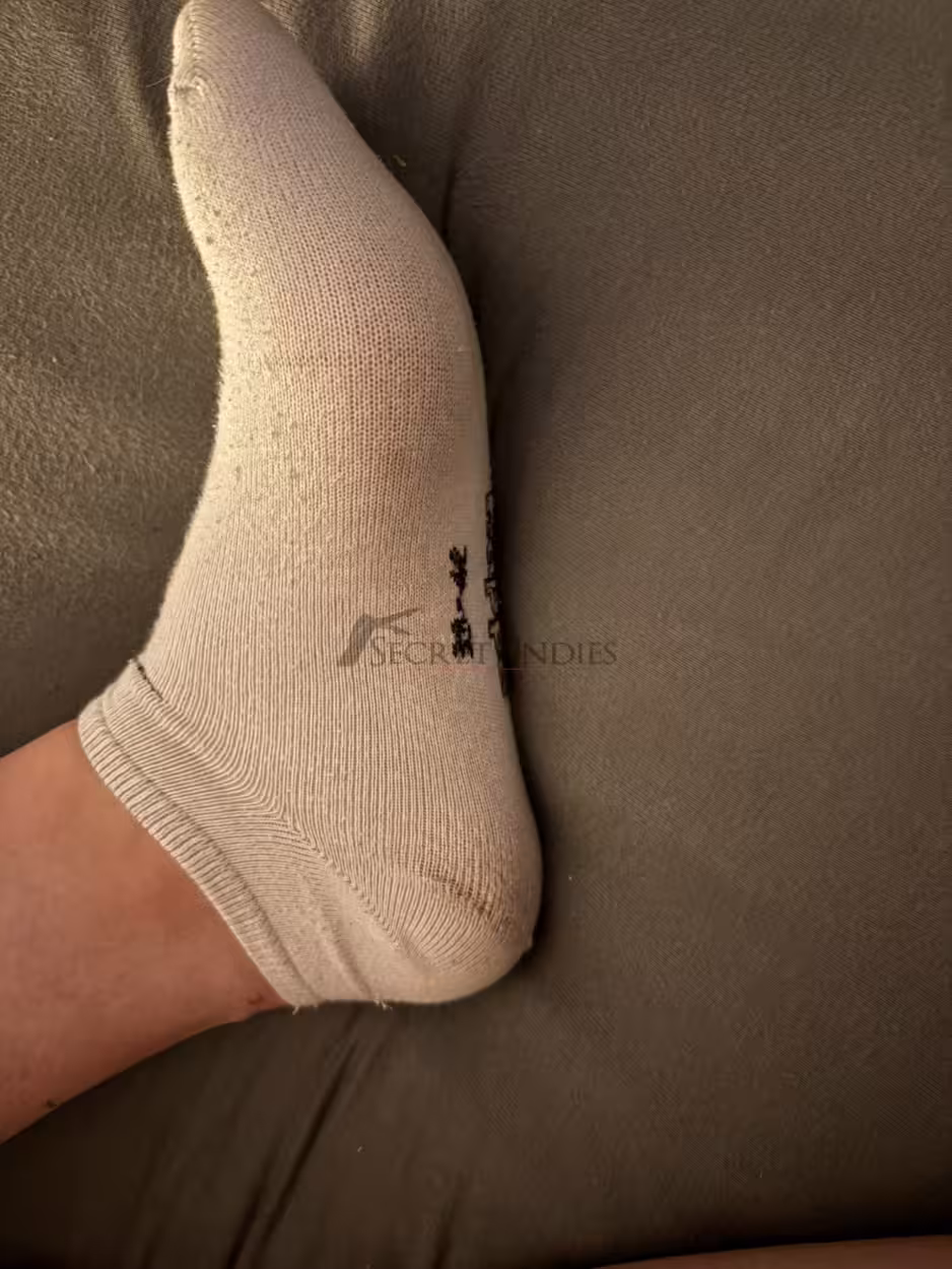 Weiße Sneakersocken 39-42, 16 Stunden getragen – Bild 3