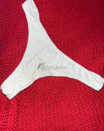 Sanft grüner String-Tanga