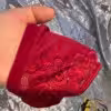 Neues ProduktRoter Slip mit Spitze – weich, sinnlich & intensiv getragen