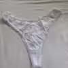 Weißes Spitzen Dessous Tanga - 2 Tage getragen