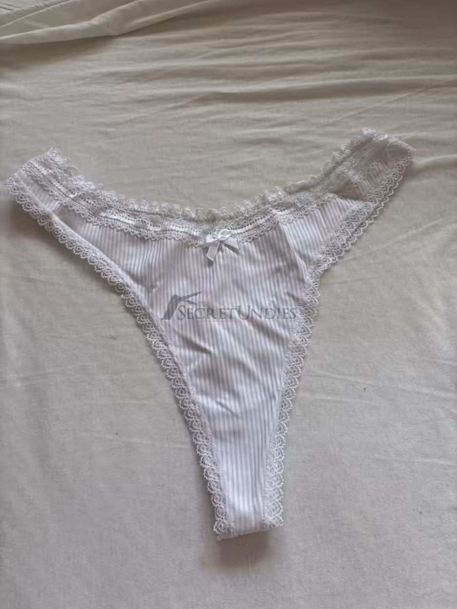 Weißes Spitzen Dessous Tanga - 2 Tage getragen – Bild 2