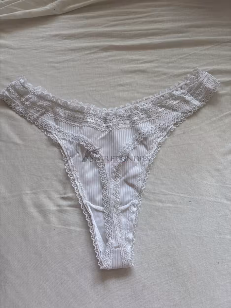 Weißes Spitzen Dessous Tanga - 2 Tage getragen – Bild 3