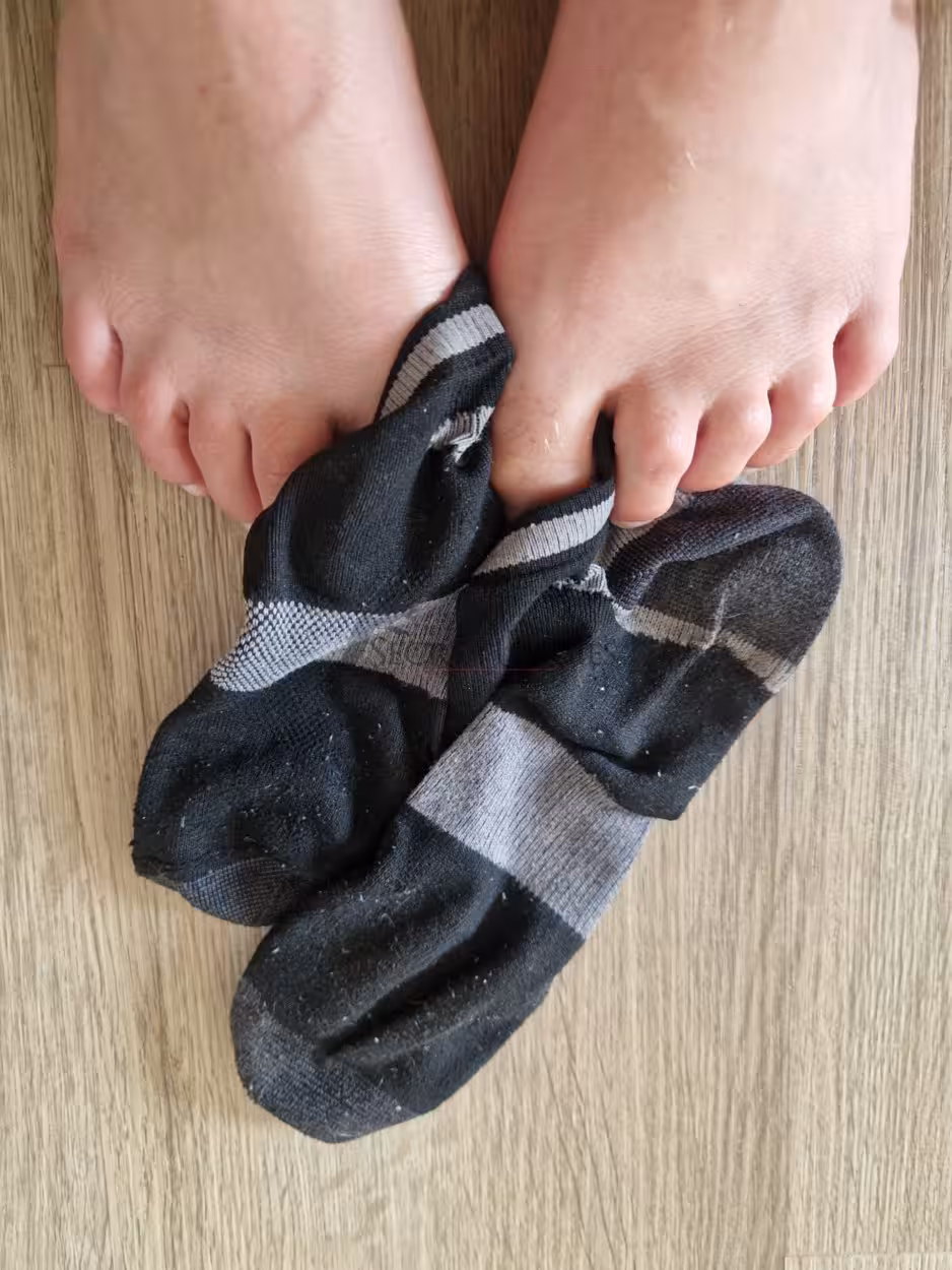 Asics Socken 12h getragen, 4h in Reitstiefel – Bild 2