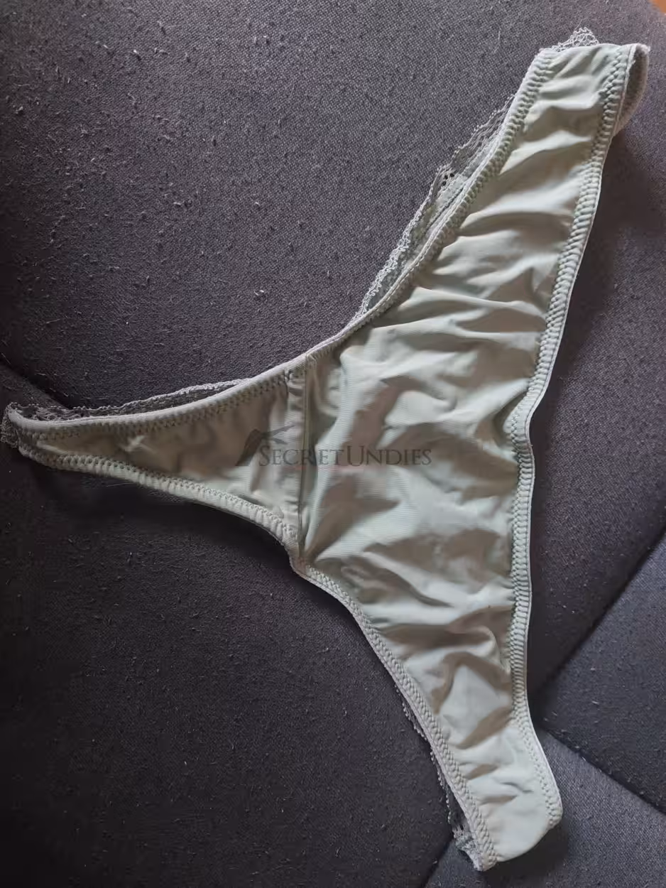 Tanga mit Spitze
