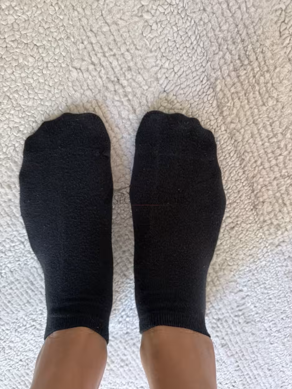 Schwarze getragene Socken 🖤 – Bild 2