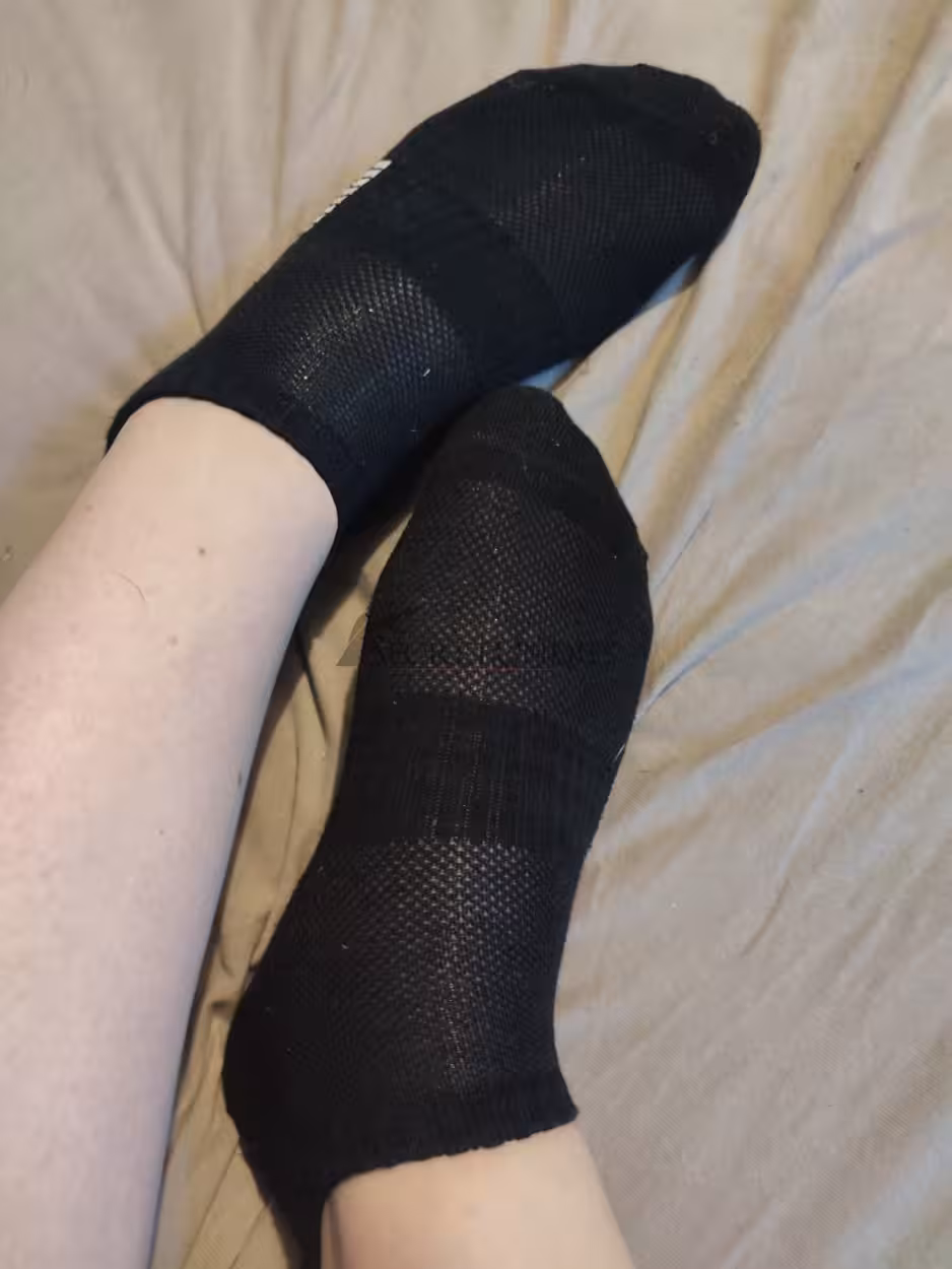 Schwarze Sneakersocken - 24h für dich getragen ✨