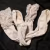 Sexy Kniestrümpfe aus Baumwolle mit Spitze und sichtbaren Gebrauchsspuren