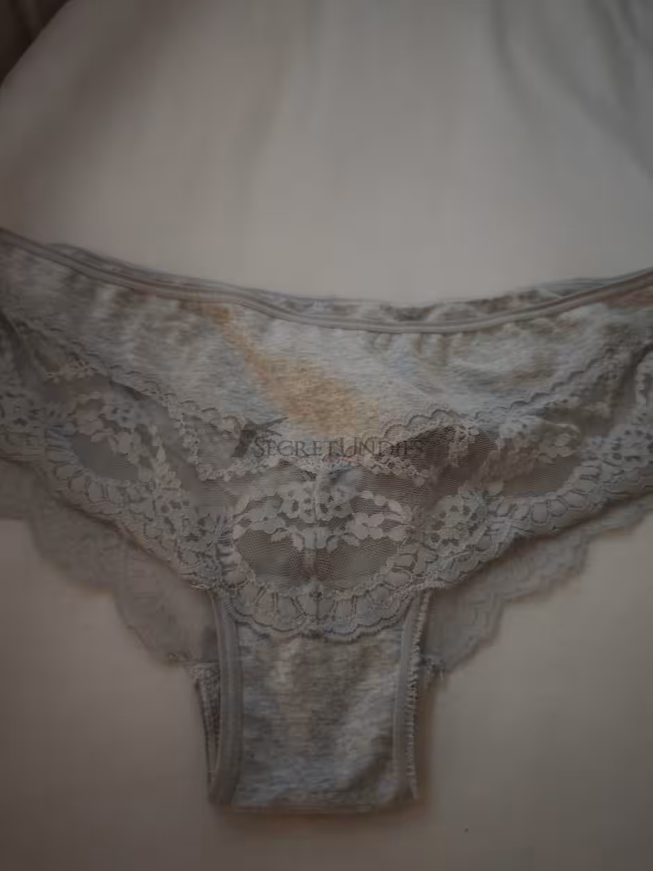 Grauer Brazilian Slip mit Spitze und ganz besonderer Duftnote💦 – Bild 3