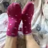 Pinke sneaker Socken mit weißen Herzen - mindestens 1 Tag lang getragen