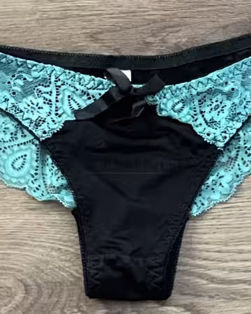 Sexy türkiser Spitzenslip