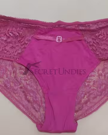 Kategorie Getragene Slips kaufen 3 Spitzen-Höschen Pink
