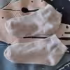 48h durchgehend getragene Sneakersocken mit Tragespuren