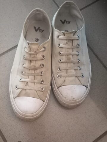 Getragene Sneaker