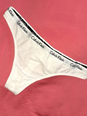 Sporty Calvin Klein String S 🎾