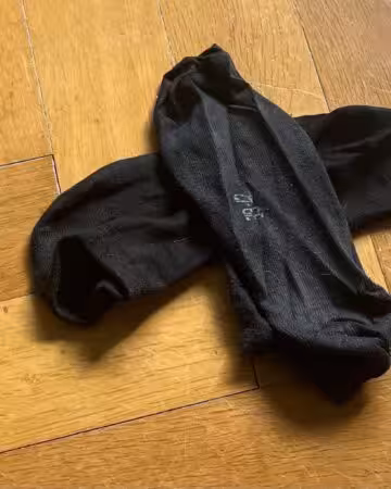 schwarze Sneakersocken - beim Sport getragen