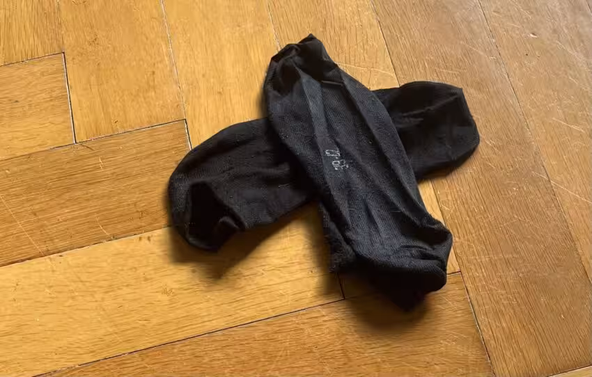 schwarze Sneakersocken - beim Sport getragen