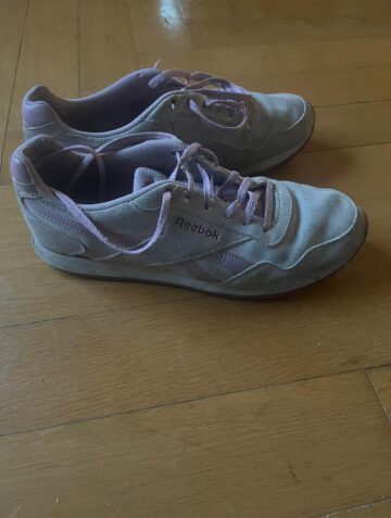 Yeshrelang getragene Reeboks
